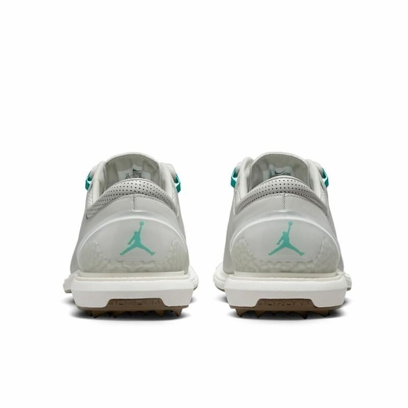 Chaussures Golf Nike Jordan 4 – Style & Traction | Route du Golf