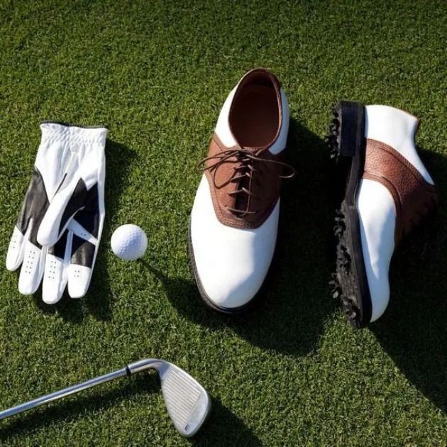 Bien choisir ses chaussures de golf : spikes ou sans crampons ?